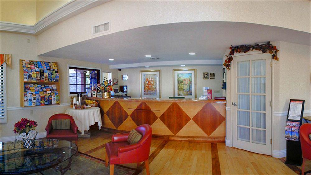 Best Western Plus Raffles Inn & Suites Anaheim Bagian luar foto